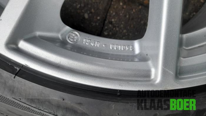 Sport rims set + tires from a Fiat Grande Punto (199) 1.2 2006