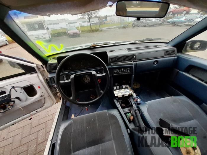 Tür 4-türig links hinten van een Volvo 740 2.3 GL,GLE Turbo 1989