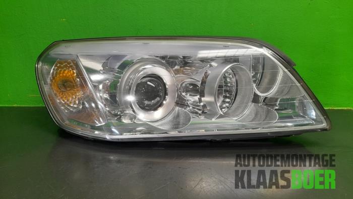 Używane Reflektor prawy Chevrolet Captiva (C100) 2.4 16V 4x4 Cena € 100,00 Procedura marży oferowane przez Autodemontage Klaas Boer