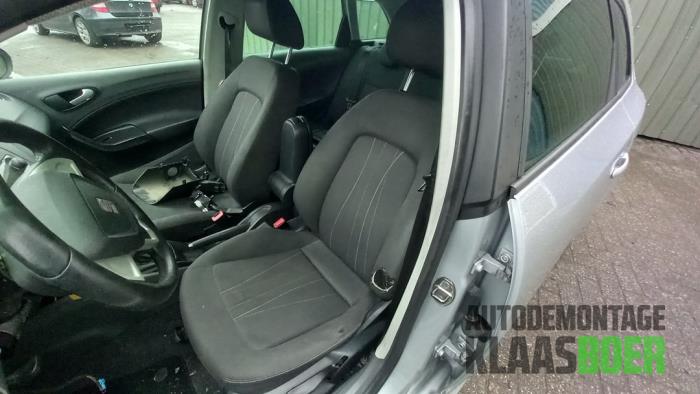 Parachoques trasero de un Seat Ibiza ST (6J8) 1.2 TDI Ecomotive 2012