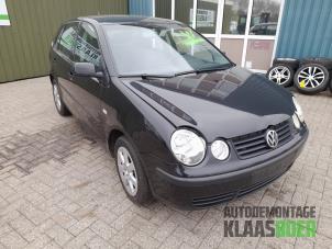 Used Front bumper Volkswagen Polo IV (9N1/2/3) 1.4 16V Price € 90,00 Margin scheme offered by Autodemontage Klaas Boer
