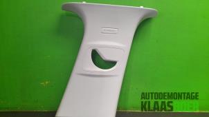 Gebrauchte Säule rechts vorne Peugeot 308 SW (L4/L9/LC/LJ/LR) 1.6 BlueHDi 120 Preis € 20,00 Margenregelung angeboten von Autodemontage Klaas Boer