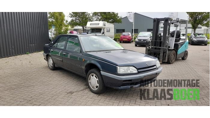 Używane Reflektor prawy Renault 25 (B29) 2.8 V6 Cena € 35,00 Procedura marży oferowane przez Autodemontage Klaas Boer
