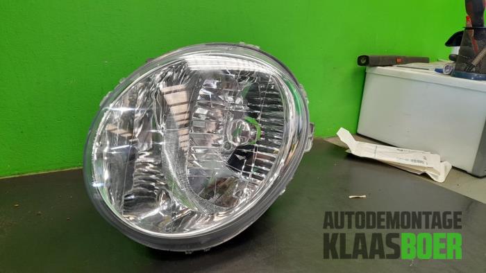 Używane Reflektor prawy Chevrolet Matiz 0.8 S,SE Cena € 30,00 Procedura marży oferowane przez Autodemontage Klaas Boer
