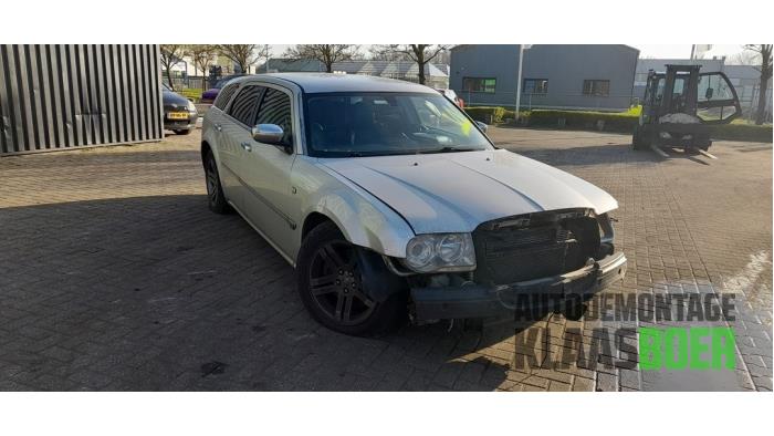 Używane Maska Chrysler 300 C Touring 3.5 V6 24V Cena € 125,00 Procedura marży oferowane przez Autodemontage Klaas Boer