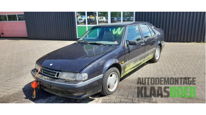 Używane Reflektor lewy Saab 9000 CS 2.0i 16V CS,CSE Cena € 30,00 Procedura marży oferowane przez Autodemontage Klaas Boer