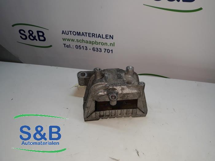 Usagé Support moteur Volkswagen Passat (362) 2.0 TDI 16V 140 Prix € 40,00 Règlement à la marge proposé par Schaap & Bron