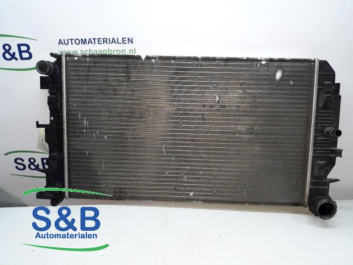 Radiator from a Volkswagen Crafter 2.5 TDI 30/32/35/46/50 2006