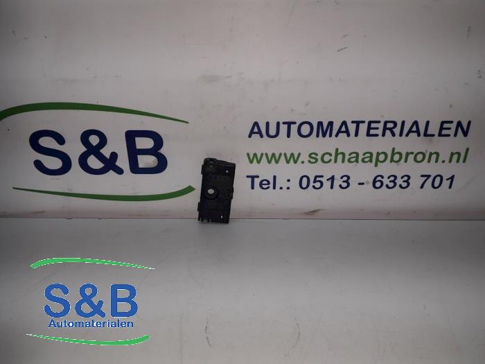 Używane Wzmacniacz anteny Audi A6 (C6) 3.2 V6 24V FSI Cena € 7,50 Procedura marży oferowane przez Schaap & Bron