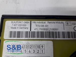 On-board computer controller from a Volkswagen Touran (1T1/T2) 2.0 TDI 16V 140 2006