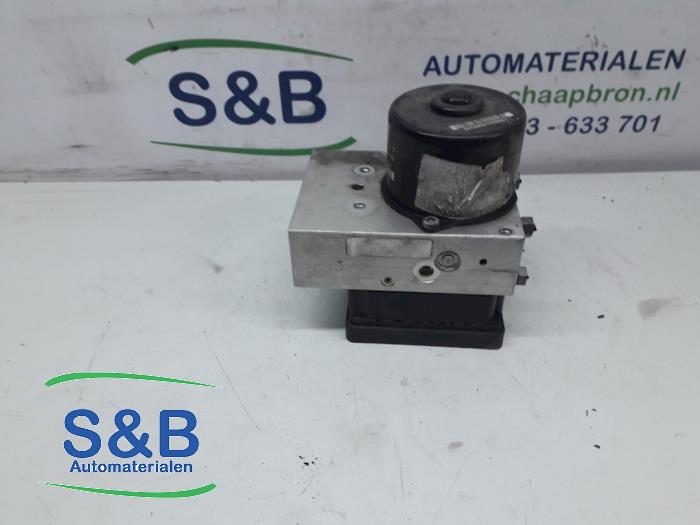 Gebrauchte ABS Pumpe Volkswagen Golf IV (1J1) 1.8 20V Preis € 250,00 Margenregelung angeboten von Schaap & Bron