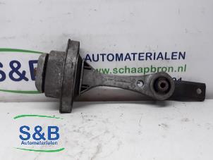 Used Gearbox mount Skoda Octavia Combi (1U5) 1.6 Price € 40,00 Margin scheme offered by Schaap & Bron