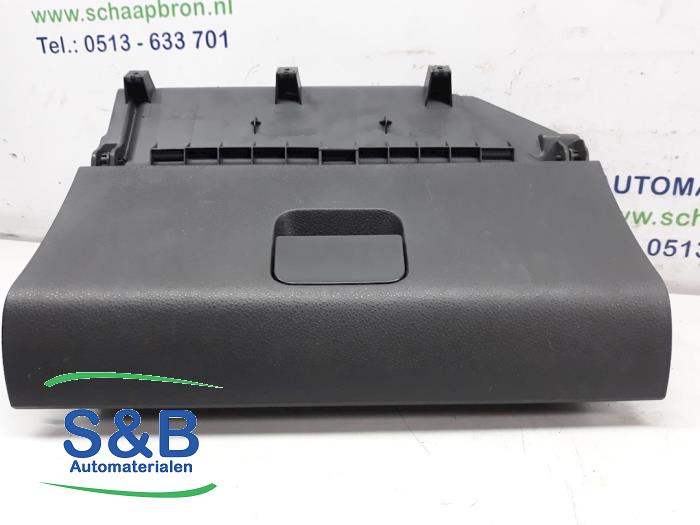 Begagnade Handskfack Volkswagen Polo IV (9N1/2/3) 1.4 TDI 70 Pris € 35,00 Marginaltabell erbjuds av Schaap & Bron