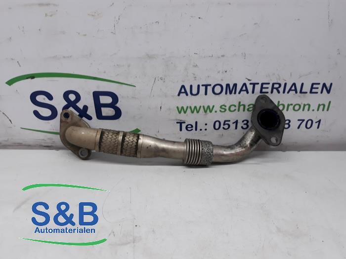 Turbo pipe from a Volkswagen Golf Plus (5M1/1KP) 1.9 TDI 105 2005
