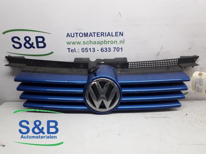 Używane Grill Volkswagen Bora (1J2) 1.8 T 20V Cena € 25,00 Procedura marży oferowane przez Schaap & Bron