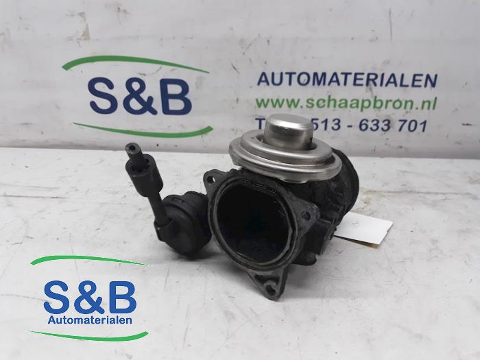 EGR valve Volkswagen Transporter T5 1.9 TDi 038131501AA AXC