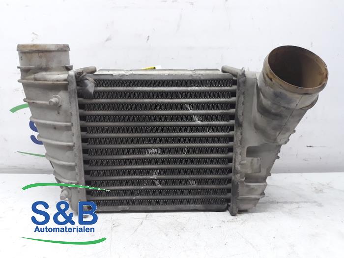 Usados Intercooler Audi TT Roadster (8N9) 1.8 T 20V Quattro Precio € 75,00 Norma de margen ofrecido por Schaap & Bron