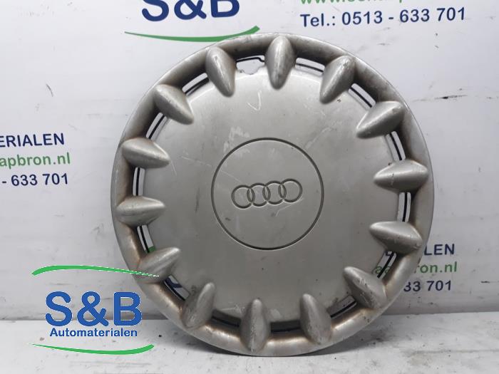 Wheel cover (spare) from a Audi A4 Avant (B5) 1.6 1995