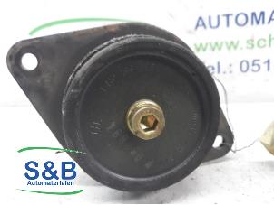 Engine mount from a Seat Cordoba (6C2/6K2) 1.4i CLX,SE,Latino 1995