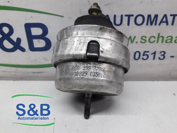 Used Engine mount Volkswagen Passat (3B3) 2.0 20V Price € 30,00 Margin scheme offered by Schaap & Bron