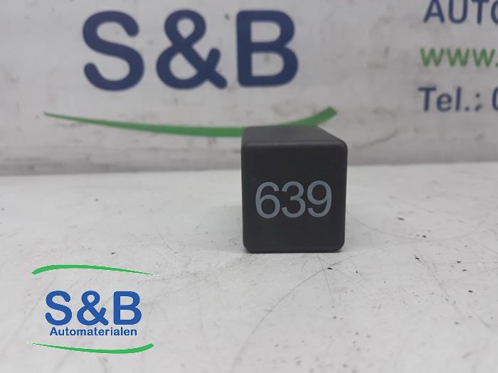 Glow plug relay Volkswagen Touareg 3.0 TDI V6 24V 4E0907282A