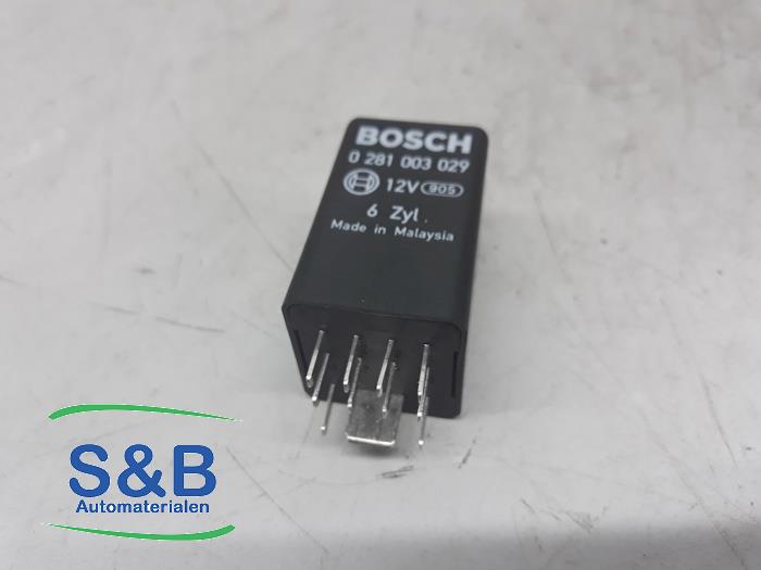 Glow plug relay Volkswagen Touareg 3.0 TDI V6 24V 4E0907282A