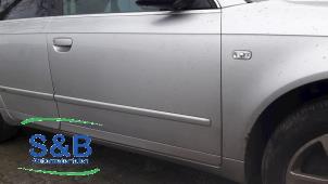 Gebrauchte Tür 4-türig rechts vorne Audi A4 (B7) 2.0 TDI 16V Preis € 85,00 Margenregelung angeboten von Schaap & Bron
