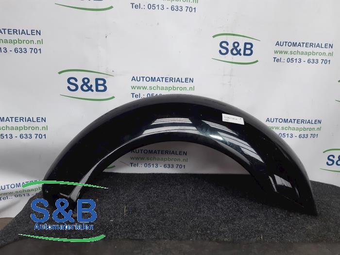 Używane Panel boczny lewy tyl Volkswagen New Beetle (9C1/9G1) 1.6 Cena € 40,00 Procedura marży oferowane przez Schaap & Bron