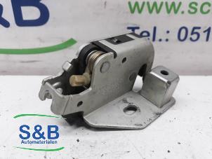 Used Tailgate lock mechanism Volkswagen Crafter 2.5 TDI 30/35/50 Price € 20,00 Margin scheme offered by Schaap & Bron