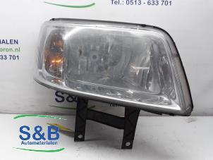 Używane Reflektor prawy Volkswagen Transporter T5 2.5 TDi PF Cena € 50,00 Procedura marży oferowane przez Schaap & Bron