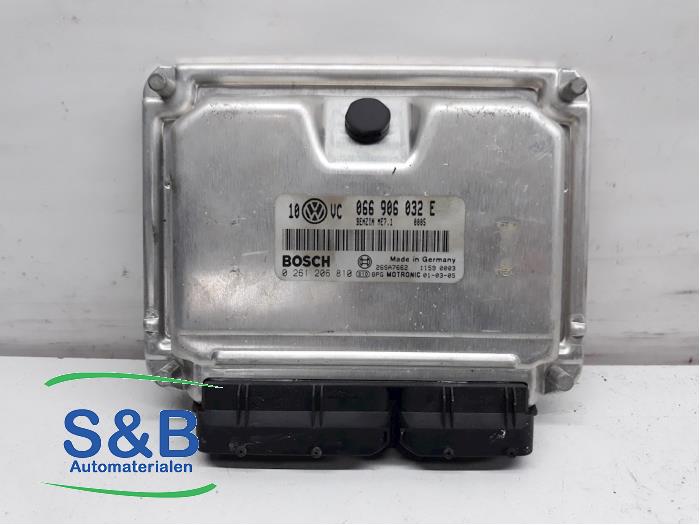 Used Engine management computer Volkswagen Passat (3B3) 2.3 V5 20V Price € 99,00 Margin scheme offered by Schaap & Bron