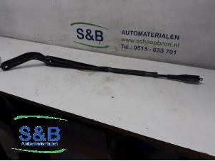 Used Front wiper arm Volkswagen Crafter 28/30/32/35 LWB Price € 15,00 Margin scheme offered by Schaap & Bron