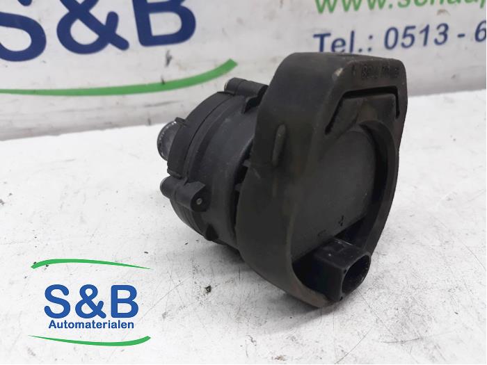 Begagnade Extra vattenpump Volkswagen Crafter 2.0 BiTDI Pris € 40,00 Marginaltabell erbjuds av Schaap & Bron