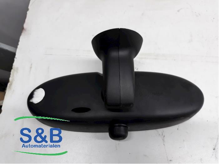Rear view mirror from a MINI Mini One/Cooper (R50) 1.6 16V One 2005