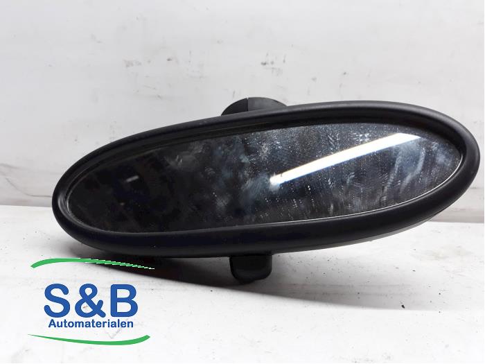 Rear view mirror from a MINI Mini One/Cooper (R50) 1.6 16V One 2005