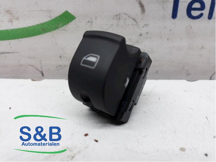 Usados Interruptor de ventanilla eléctrica Audi A3 Sportback (8PA) 1.6 TDI 16V Precio € 5,00 Norma de margen ofrecido por Schaap & Bron