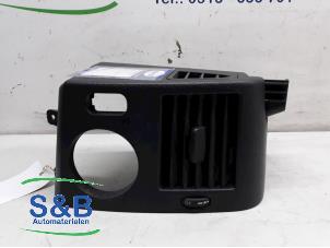 Used Air grill side Volkswagen Crafter 2.5 TDI 28/30/32/35 MWB Price € 40,00 Margin scheme offered by Schaap & Bron