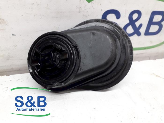 Oil fill pipe from a Seat Alhambra (7V8/9) 1.9 TDi 115 2002