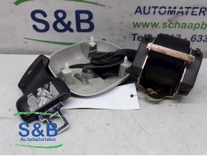 Used Rear seatbelt buckle, centre Volkswagen Touran (1T1/T2) 1.6 Price on request offered by Schaap & Bron