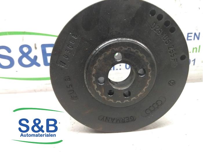 Crankshaft pulley from a Volkswagen Polo III (6N1) 1.9 D 1998