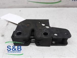 Used Bonnet lock mechanism Skoda Fabia II (5J) 1.2i Price € 15,00 Margin scheme offered by Schaap & Bron