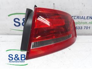 Usagé Feu arrière secondaire droit Audi A4 (B8) 2.0 TFSI 16V Prix € 50,00 Règlement à la marge proposé par Schaap & Bron