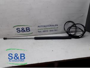 Used Convertible roof gas strut Audi A4 Avant Quattro (B7) 2.0 TFSI 20V Price € 125,00 Margin scheme offered by Schaap & Bron