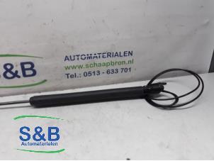 Used Convertible roof gas strut Audi A4 Cabrio (B7) 2.0 TFSI 20V Price € 125,00 Margin scheme offered by Schaap & Bron