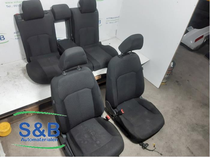 Fotele + kanapa (kompletne) z Volkswagen Passat Variant (365) 1.6 TDI 16V Bluemotion 2011