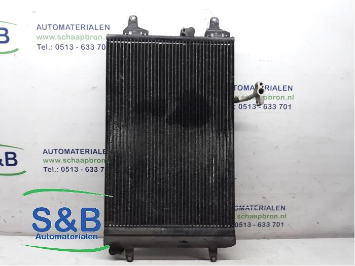 Air conditioning condenser from a Volkswagen Sharan (7M8/M9/M6) 2.8 V6 24V 2001
