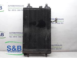 Klima Kondensor van een Volkswagen Sharan (7M8/M9/M6) 2.8 V6 24V 2001