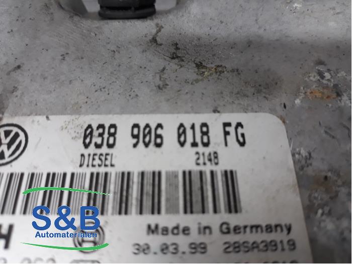 Engine management computer from a Volkswagen Passat (3B2) 1.9 TDi 90 2000