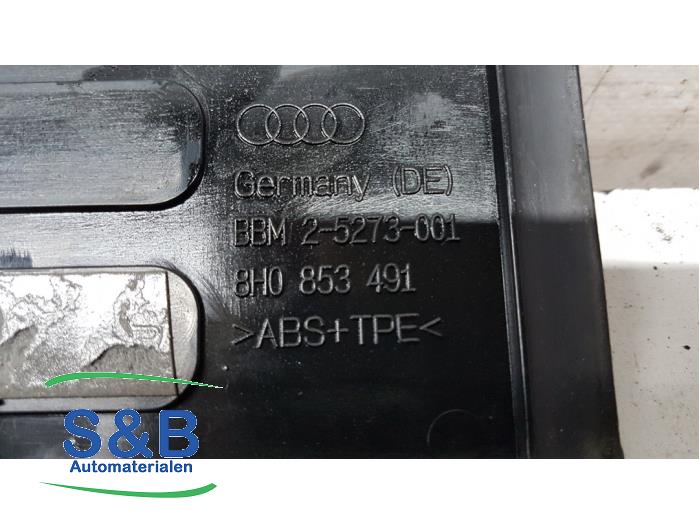 Placa del desgaste del travesaño de la puerta izquierda de un Audi A4 Cabriolet (B6)  2003