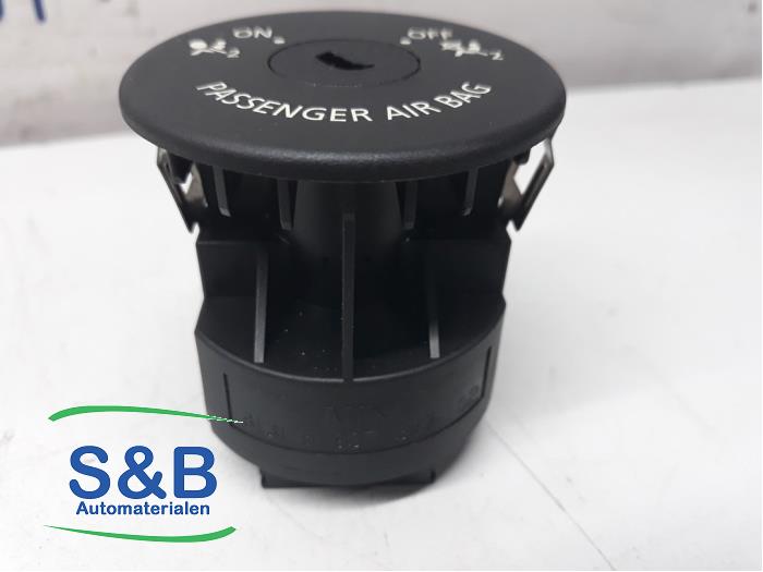 Airbag switch from a MINI Mini One/Cooper (R50) 1.6 16V One 2006